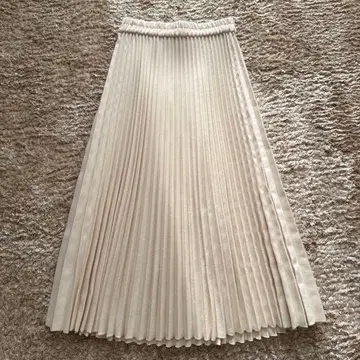 벌스데이 바쉬 크림색 플리츠 스커트 밴딩
