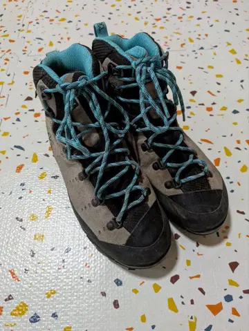 새상품급 MAMMUT 마무트 등산화