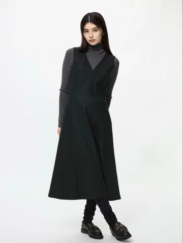 이번 시즌 새상품 유니클로 브러쉬드 저지 원피스 오버롤 스커트