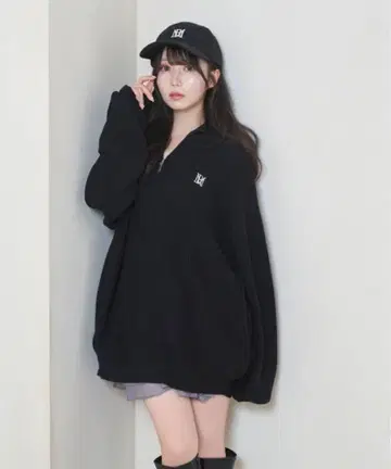 Rosemuse 로고 emb 하프 집 니트 블랙 니트