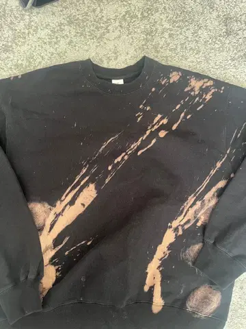 MUHAKU 스플래쉬 프린트 맨투맨