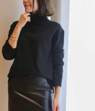 두지엠 클라세 JADE 터틀넥 풀오버