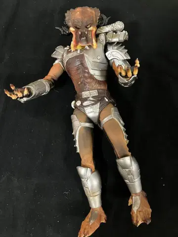 메디콤토이 리얼 액션 히어로 프레데터 1/6