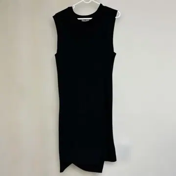 theory 블랙 슬리브리스 니트 원피스