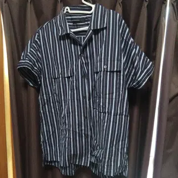 juha 스트라이프 패턴 반팔 셔츠 네이비