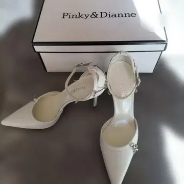 새상품급 Pinky&Dianne 화이트 하이힐