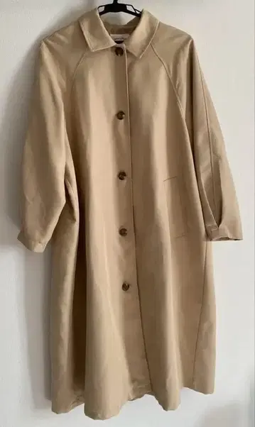 베이지 버튼 롱 코트 스텐카라 코트