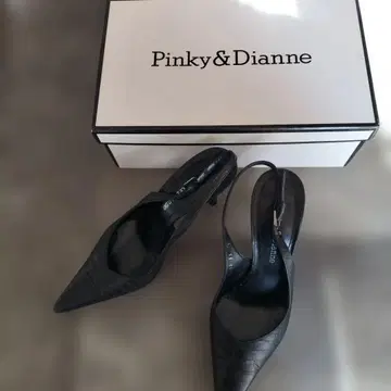 Pinky&Dianne 블랙 하이힐