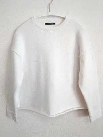 맥피 긴팔 니트 화이트