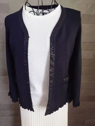 TO BE CHIC 네이비 니트 가디건 프릴 포함