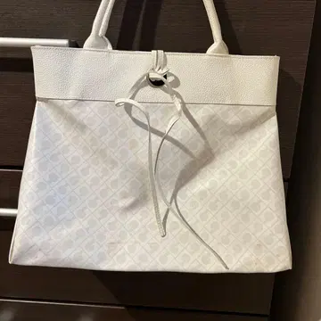 화이트 로고 토트백