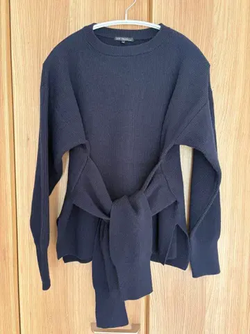 23구 네이비 긴팔 니트 사이즈 40