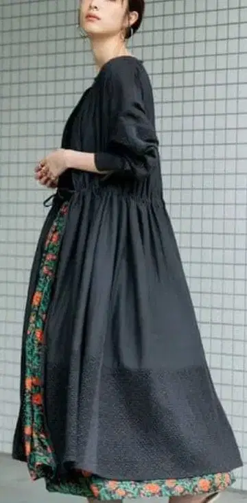 Audrey and John Wad 자수 롱 원피스