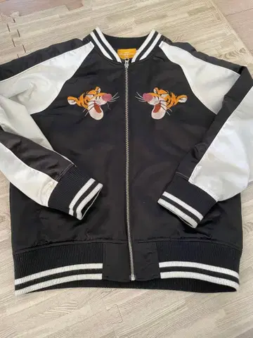 디즈니랜드 티거 자수 스카잔