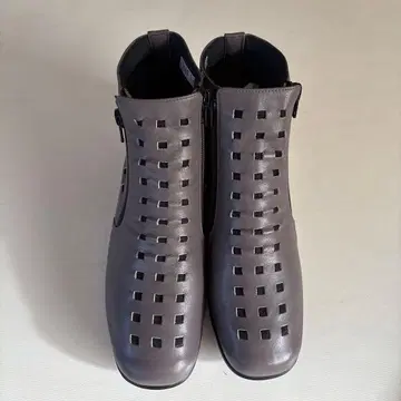 새상품 일본제 [친절한 신발 가게] 가죽 숏부츠 24.5cm