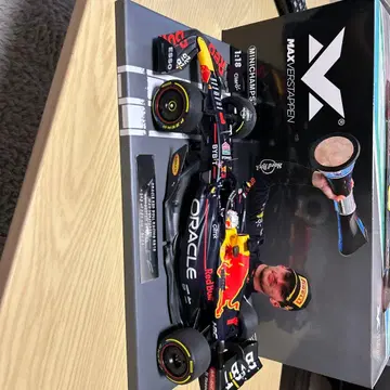 Red Bull Racing RB18 Max Verstappen 1:18