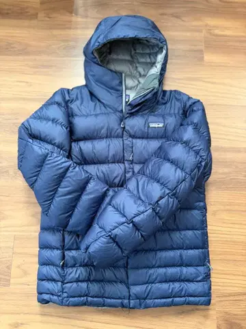Patagonia 네이비 다운 자켓 후드 부착