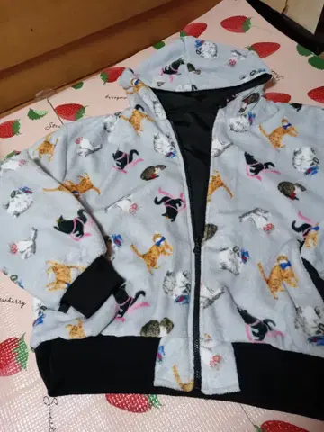 스칼라 고양이 패턴 플리스 리버서블 자켓