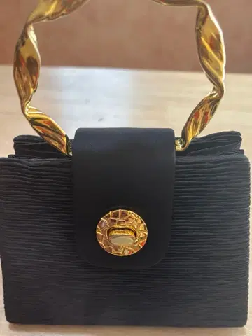 블랙 미니백 골드 컬러 핸들 파티백