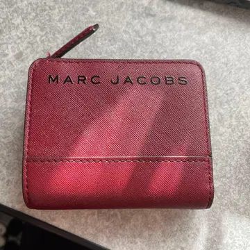 MARC JACOBS 버건디 접이식 지갑