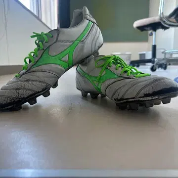Mizuno 축구화 그레이/그린
