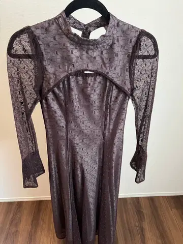 [Kana] 기하학 패턴 레이스 백 오픈 원피스