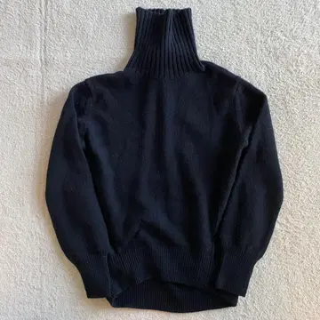 [최근 모델] UNITED ARROWS 터틀넥 니트 캐시미어