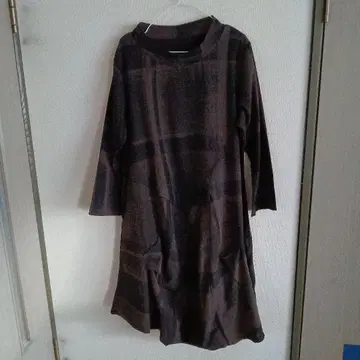 MADEINTHAILAND 다크 브라운 체크 무늬 긴팔 원피스 미사용품