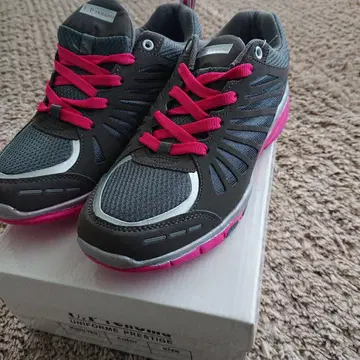 renoma 여성용 스니커즈 24cm 미사용 새상품