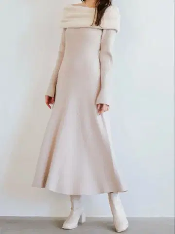 COCODEAL 페더 오프숄더 A라인 니트 원피스