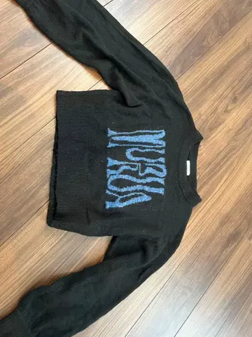 [ MURUA ] 숏 기장 니트