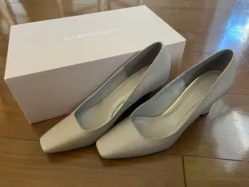 온워드 KASHIYAMA 베이지 펌프스 23.5 S