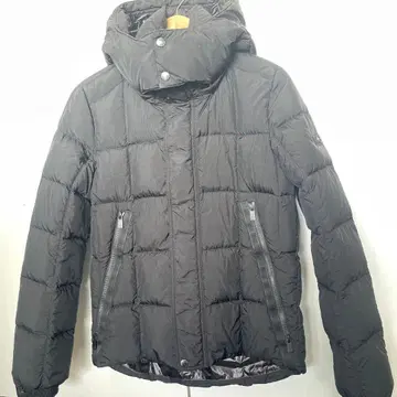 TATRAS 블랙 다운 자켓 후드 부착