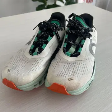 온 클라우드 몬스터 화이트/그린/오렌지 25.5cm