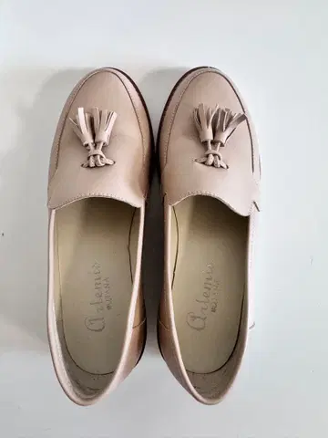 다이애나 태슬 통굽 로퍼 상자 없음