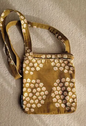 marimekko 꽃무늬 숄더백