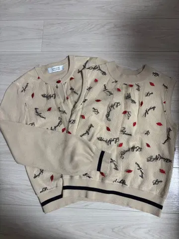 LOULOU WILLOUGHBY 립 패턴 앙상블