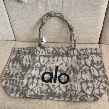 alo 그레이 카모플라주 토트백