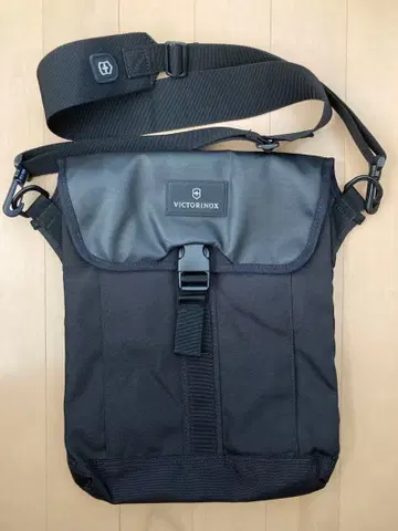 Victorinox 블랙 숄더백