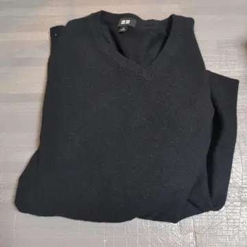 V넥 니트 스웨터 블랙 브라운 2색 세트 유니클로 캐시미어 스웨터