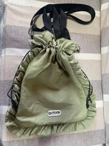 OUTDOOR 프릴 복조리 숄더백