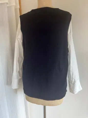 [ 셋업 ] 네이비 니트 베스트 & 면 블라우스