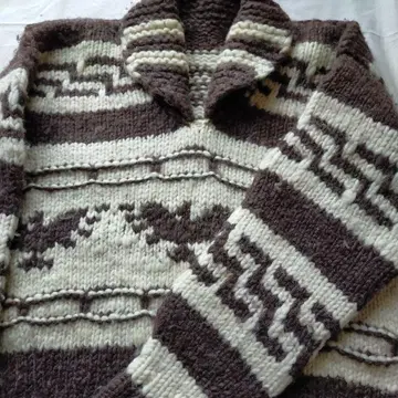 니트 스웨터 카우친 패턴 브라운 크림