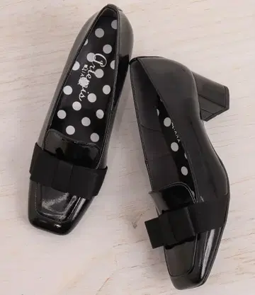 아르테미스 바이 다이애나 리본 펌프스 25cm