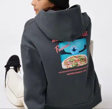 퍼펫 스 GU 콜라보 후드티