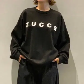 ZUCCA 블랙 로고 맨투맨
