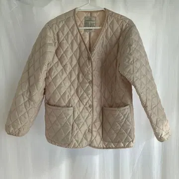 화이트 베이지 퀼팅 아우터