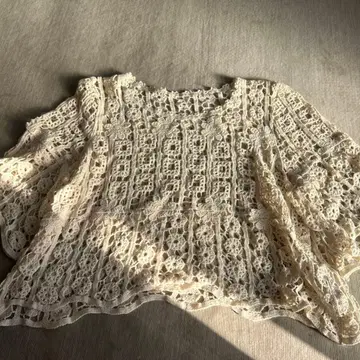 아이보리 시스루 니트 반팔 상의