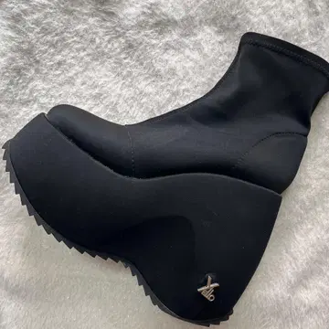 YELLO TOKYO BLACK PLATFORM SHORT BOOT