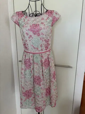 TOCCA 꽃무늬 무릎 기장 원피스